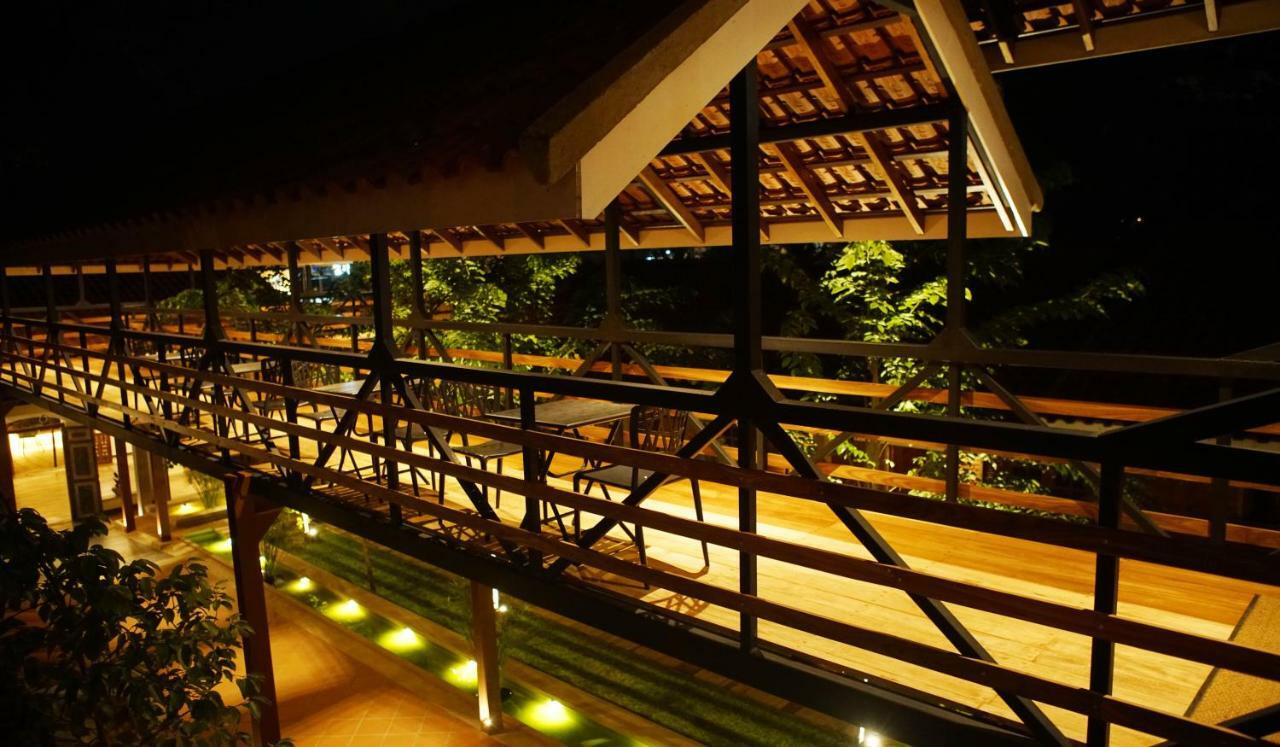 Hotel Olinia Airport Katunayake